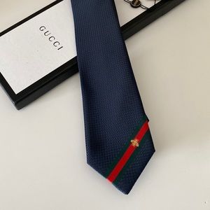 NWT GUCCI Men's Silk Tie With Bee Web Navy Blue